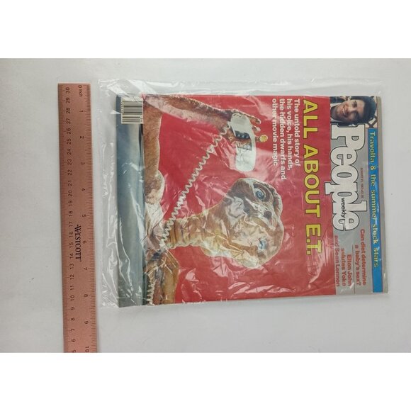 People Weekly Magazine August 23, 1982 E.T. The Extraterrestrial, John Travolta - Picture 9 of 9